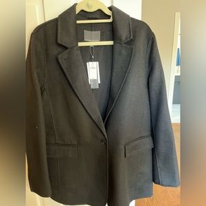 New with tags Banana Republic blazer - size L. Super soft!